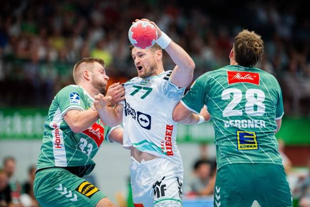 31.08.2025 - Handball, 2025 2026, 1. Bundesliga, 1. Spieltag, GWD Minden - Frisch auf Göppingen: (L-R) Michael Schulz (Minden), David Schmidt (Göppingen), Tom Bergner (Minden)