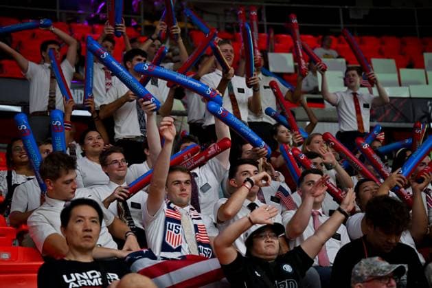 USA v Canada - FIVB Women’s World Volleyball Championship BANGKOK, THAILAND - SEPTEMBER 01: Fans of USA during their FIVB Women’s World Volleyball Championship match between USA and Canada at Huamark Indoor Stadium in Bangkok, Thailand, on September 01, 2025. Mustafa Hatipoglu Anadolu Bangkok Thailand. Editorial use only. Please get in touch for any other usage.  Copyright: x2025xAnadoluxMustafaxHatipoglux