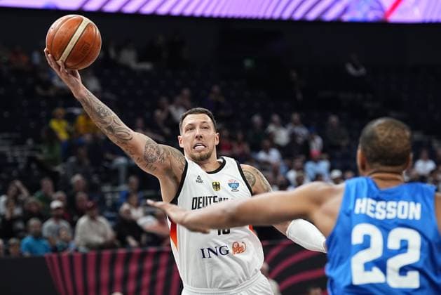 Franz Wagner of Germany and Myles Hesson of Great Britain during the FIBA Eurobasket 2025 group B match between Germany and Great Britain at the Nokia Arena on 1st September 2025 in Tampere, Finland. (Kalle Parkkinen Newspix24)  Copyright: xKALLExPARKKINENx NP24kp0295