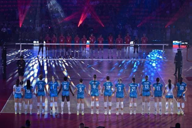Turkiye v Slovenia - FIVB Women’s World Volleyball Championship BANGKOK, THAILAND - SEPTEMBER 01: Players of Slovenia stand during the ceremony prior to the FIVB Women’s World Volleyball Championship match between Turkiye and Slovenia at Huamark Indoor Stadium in Bangkok, Thailand, on September 01, 2025. Mustafa Hatipoglu Anadolu Banghok Thailand. Editorial use only. Please get in touch for any other usage.  Copyright: x2025xAnadoluxMustafaxHatipoglux
