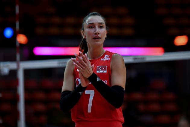 Turkiye v Slovenia - FIVB Women’s World Volleyball Championship BANGKOK, THAILAND - SEPTEMBER 01: Hande Baladin (7) of Turkiye celebrates after scoring a point during the FIVB Women’s World Volleyball Championship match between Turkiye and Slovenia at Huamark Indoor Stadium in Bangkok, Thailand, on September 01, 2025. Mustafa Hatipoglu Anadolu Banghok Thailand. Editorial use only. Please get in touch for any other usage.  Copyright: x2025xAnadoluxMustafaxHatipoglux