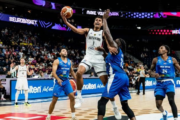 FIBA EuroBasket 2025: Deutschland - Grossbritannien; 01.09.2025 Oscar Da Silva (Deutschland, 1) im Wurf, Jubrile Belo (Grossbritannien, 13) FIBA EuroBasket 2025: Deutschland - Grossbritannien, Tampere, Nokia Arena am 01.09.2025 Copyright: xBEAUTIFULxSPORTS Wunderlx