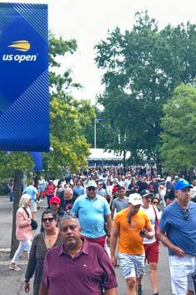 Hundreds of people arrive to attend the US Open Tennis Championships on Labor Day celebrated in New York, USA 01 September 2025. US Open Tennis Tournament brings together hundreds of people in New York !ACHTUNG: NUR REDAKTIONELLE NUTZUNG!  Copyright: xJavierxOtazux AME5223 20250901-55017796919_1