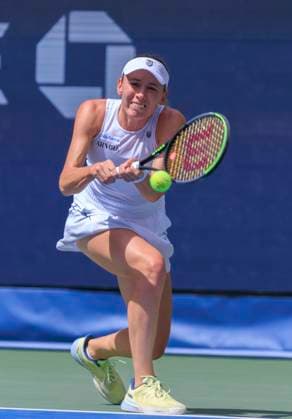 September 1, 2025, Flushing Meadows, New York, USA: Ekaterina Alexandrova hits a double backhand during a match against Iga Swiatek on Day 9 of the 2025 US Open at USTA Billie Jean King National Tennis Center on Monday September 1, 2025 in the Flushing neighborhood of the Queens borough of New York City. JAVIER ROJAS PI Flushing Meadows USA - ZUMAp124 20250901_zaa_p124_042 Copyright: xJavierxRojasx