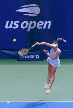 September 1, 2025, Flushing Meadows, New York, USA: Ekaterina Alexandrova serves during a match against Iga Swiatek on Day 9 of the 2025 US Open at USTA Billie Jean King National Tennis Center on Monday September 1, 2025 in the Flushing neighborhood of the Queens borough of New York City. JAVIER ROJAS PI Flushing Meadows USA - ZUMAp124 20250901_zaa_p124_043 Copyright: xJavierxRojasx