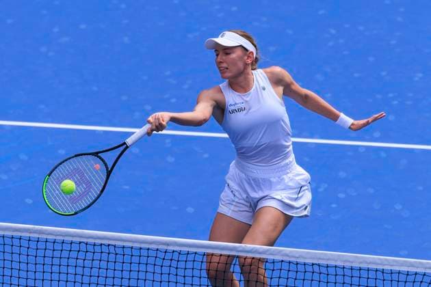 September 1, 2025, Flushing Meadows, New York, USA: Ekaterina Alexandrova hits a short ball during a match against Iga Swiatek on Day 9 of the 2025 US Open at USTA Billie Jean King National Tennis Center on Monday September 1, 2025 in the Flushing neighborhood of the Queens borough of New York City. JAVIER ROJAS PI Flushing Meadows USA - ZUMAp124 20250901_zaa_p124_044 Copyright: xJavierxRojasx