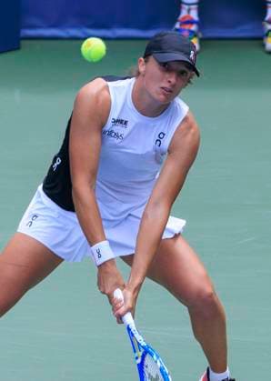 September 1, 2025, Flushing Meadows, New York, USA: Iga Swiatek hits a backhand during a match against Ekaterina Alexandrova on Day 9 of the 2025 US Open at USTA Billie Jean King National Tennis Center on Monday September 1, 2025 in the Flushing neighborhood of the Queens borough of New York City. JAVIER ROJAS PI Flushing Meadows USA - ZUMAp124 20250901_zaa_p124_048 Copyright: xJavierxRojasx