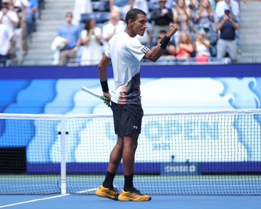 2025 US Open Tennis Championships, Day Nine, Billy Jean-King Tennis Centre, Flushing Meadows, New York, USA, 01 09 2025 Felix Auger-Alissime (CAN) celebrates his fourth round match win against Andrey Rublev in the 2025 US Open at Flushing Meadows New York Billy Jean King Tennis Centre, Flushing Meadows New York USA Copyright: xMarkxGreenwoodx
