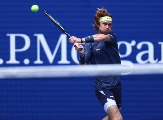 2025 US Open Tennis Championships, Day Nine, Billy Jean-King Tennis Centre, Flushing Meadows, New York, USA, 01 09 2025 Andrey Rublev in action during his fourth round match against Felix Auger-Alissime (CAN) in the 2025 US Open at Flushing Meadows New York Billy Jean King Tennis Centre, Flushing Meadows New York USA Copyright: xMarkxGreenwoodx
