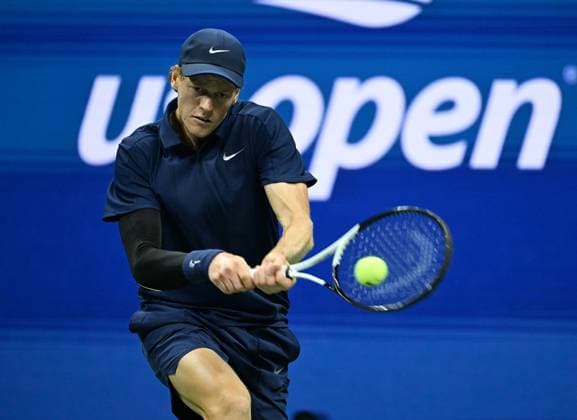 Jannik Sinner of ITA Vs Alexander Bublik of KAZ, Jannik Sinner wins in straight sets 6-1 6-1 6-1 in the fourth round on Arthur Ashe Stadium on day 9 at the 2025 US Open Tennis Championship at the USTA Billie Jean King National Tennis Center in New York City on Monday, September 01, 2025.  NYP20250901347 LARRYxMARANO