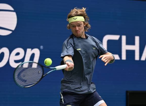 FLUSHING NY- SEPTEMBER 01: Felix Auger-Aliassime Vs Andrey Rublev On Arthur Ashe Stadium at the USTA Billie Jean King National Tennis Center on September 1, 2025 in Flushing Queens. Copyright: xmpi04x