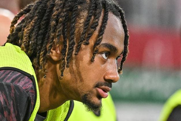 GER, 1. FBL, FC Augsburg vs FC Bayern München 30.08.2025, WWK-Arena, Augsburg, GER, 1. FBL, FC Augsburg vs FC Bayern München, im Bild Jonah Kusi-Asare (Bayern Muenchen, 41)