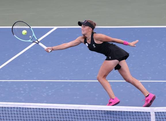 Julia Stusek, Maedchen Einzel, Girls Singles, US Open Championships 2023, USTA Billie Jean King National Tennis Center, Flushing Meadows, New York, USA . Copyright: xJuergenxHasenkopfx