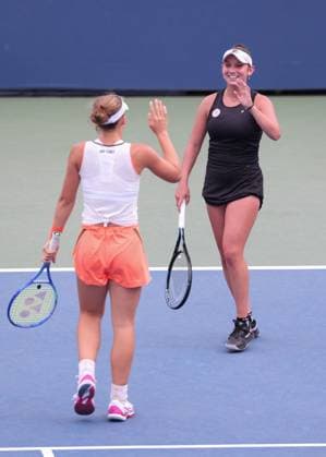Sonja Zhenikhova (Schwarz) und Eva Bennemann (GER), Maedchen Doppel, Girls Doubles, US Open Championships 2023, USTA Billie Jean King National Tennis Center, Flushing Meadows, New York, USA . Copyright: xJuergenxHasenkopfx