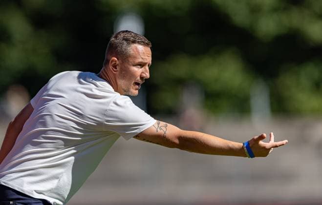 31.08.2025, ImmoAgentur Stadion, Bregenz, AUT, 2. FBL, FC Liefering vs vs Schwarz-Weiß Bregenz, 5. Runde, im Bild Trainer Daniel Beichler (FC Liefering) Trainer Daniel Beichler (FC Liefering) during the Admiral 2. Liga 5th round match between FC Liefering and Schwarz-Weiß Bregenz at the ImmoAgentur Stadion in Bregenz, Austria on 2025 08 31. Expa Bregenz