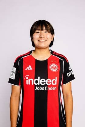 Remina Chiba - Eintracht Frankfurt Frauen Porträttermin 2025 2026 1. BL Bundesliga Fußball Porträttermin, Headshot, Porträt, Vorstellung, Präsentation, Pressetermin 2025 2026 Studio Shooting Studioshooting