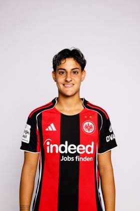 Dilara Acikgöz - Eintracht Frankfurt Frauen Porträttermin 2025 2026 1. BL Bundesliga Fußball Porträttermin, Headshot, Porträt, Vorstellung, Präsentation, Pressetermin 2025 2026 Studio Shooting Studioshooting
