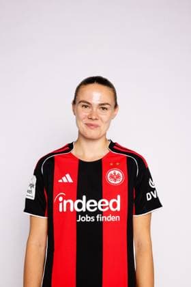 Marthine Östenstad - Eintracht Frankfurt Frauen Porträttermin 2025 2026 1. BL Bundesliga Fußball Porträttermin, Headshot, Porträt, Vorstellung, Präsentation, Pressetermin 2025 2026 Studio Shooting Studioshooting