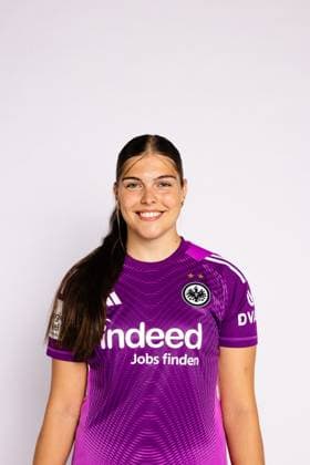 Sophia Winkler - Eintracht Frankfurt Frauen Porträttermin 2025 2026 1. BL Bundesliga Fußball Porträttermin, Headshot, Porträt, Vorstellung, Präsentation, Pressetermin 2025 2026 Studio Shooting Studioshooting