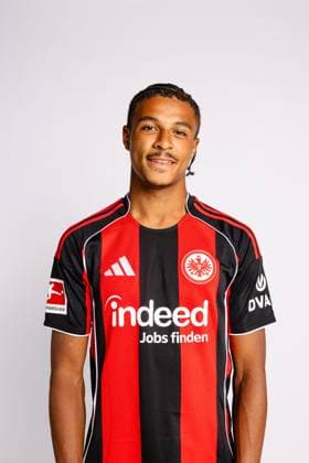 Jean-Matteo Bahoya - Eintracht Frankfurt Porträttermin 2025 2026 1. BL Bundesliga Fußball Porträttermin, Headshot, Porträt, Vorstellung, Präsentation, Pressetermin 2025 2026 Studio Shooting Studioshooting