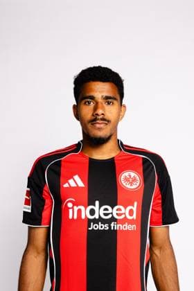 Ansgar Knauff - Eintracht Frankfurt Porträttermin 2025 2026 1. BL Bundesliga Fußball Porträttermin, Headshot, Porträt, Vorstellung, Präsentation, Pressetermin 2025 2026 Studio Shooting Studioshooting