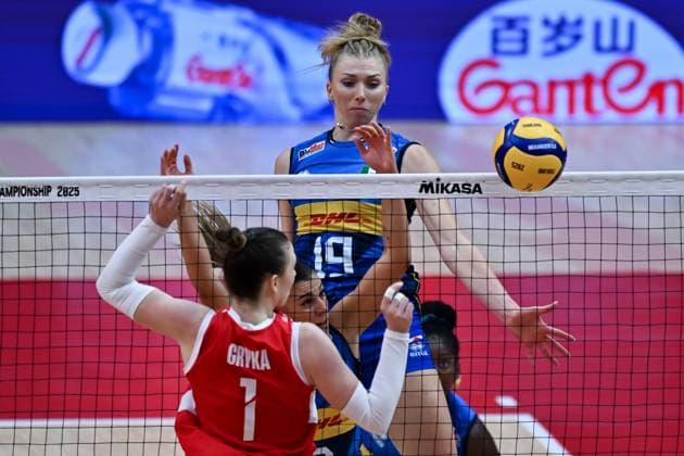 Italy v Poland - FIVB Women’s World Volleyball Championship BANGKOK, THAILAND - SEPTEMBER 03: Aleksandra Gryka (1) of Poland in action during the FIVB Women’s World Volleyball Championship quarter final match between Italy and Poland at Huamark Indoor Stadium in Bangkok, Thailand, on September 3, 2025. Mustafa Hatipoglu Anadolu Banghok Thailand. Editorial use only. Please get in touch for any other usage.  Copyright: x2025xAnadoluxMustafaxHatipoglux