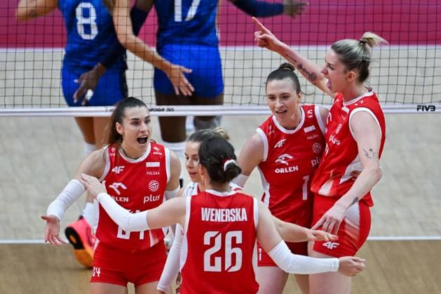 Italy v Poland - FIVB Women’s World Volleyball Championship BANGKOK, THAILAND - SEPTEMBER 03: Players of Poland celebrate after scoring a point during the FIVB Women’s World Volleyball Championship quarter final match between Italy and Poland at Huamark Indoor Stadium in Bangkok, Thailand, on September 3, 2025. Mustafa Hatipoglu Anadolu Banghok Thailand. Editorial use only. Please get in touch for any other usage.  Copyright: x2025xAnadoluxMustafaxHatipoglux