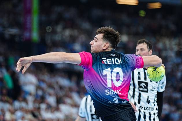 Wurf Tor Josip Simic (HSG Wetzlar, 10) GER, THW Kiel vs. HSG Wetzlar, Handball, 1. Bundesliga, Spieltag 2, Saison 2025 2026, 03.09.2025 GER, THW Kiel vs. HSG Wetzlar, Handball, 1. Bundesliga, Spieltag 2, Saison 2025 2026, 03.09.2025 Kiel Copyright: xEibner-Pressefoto MarcelxvonxFehrnx EP_MFN