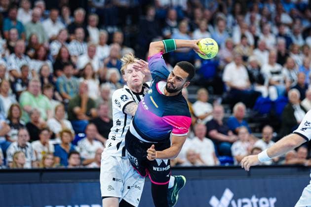 Wurf Tor Philipp Ahouansou (HSG Wetzlar, 19) GER, THW Kiel vs. HSG Wetzlar, Handball, 1. Bundesliga, Spieltag 2, Saison 2025 2026, 03.09.2025 GER, THW Kiel vs. HSG Wetzlar, Handball, 1. Bundesliga, Spieltag 2, Saison 2025 2026, 03.09.2025 Kiel Copyright: xEibner-Pressefoto MarcelxvonxFehrnx EP_MFN
