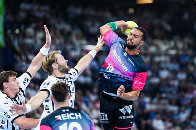 Wurf Tor Philipp Ahouansou (HSG Wetzlar, 19) GER, THW Kiel vs. HSG Wetzlar, Handball, 1. Bundesliga, Spieltag 2, Saison 2025 2026, 03.09.2025 GER, THW Kiel vs. HSG Wetzlar, Handball, 1. Bundesliga, Spieltag 2, Saison 2025 2026, 03.09.2025 Kiel Copyright: xEibner-Pressefoto MarcelxvonxFehrnx EP_MFN