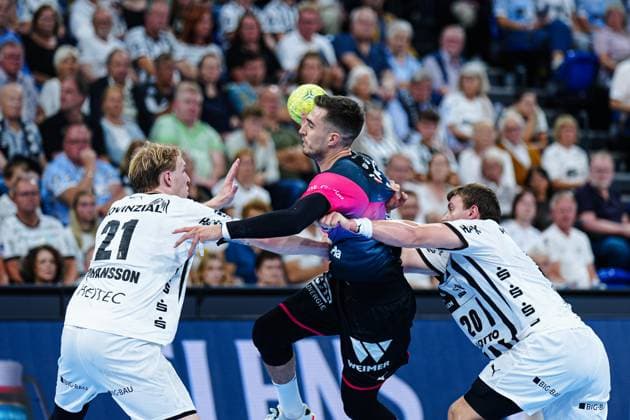 Eric Johansson (THW Kiel, 21), Filip Vistorop (HSG Wetzlar, 04), Lucas Laube (THW Kiel, 20) GER, THW Kiel vs. HSG Wetzlar, Handball, 1. Bundesliga, Spieltag 2, Saison 2025 2026, 03.09.2025 GER, THW Kiel vs. HSG Wetzlar, Handball, 1. Bundesliga, Spieltag 2, Saison 2025 2026, 03.09.2025 Kiel Copyright: xEibner-Pressefoto MarcelxvonxFehrnx EP_MFN