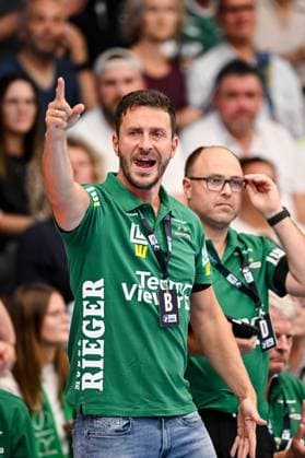Goeppingen, Deutschland, 03.09.25: Trainer Ben Matschke (FRISCH AUF! Goeppingen) gestikuliert, gestik waehrend des Daikin Handball Bundesliga Spiels zwischen FRISCH AUF! Goeppingen vs Füchse Berlin in der EWS Arena am 03. September 2025 in Goeppingen, Deutschland. (Foto von Harry Langer DeFodi Images) Goeppingen, Germany, 03.09.25: Trainer Ben Matschke (FRISCH AUF! Goeppingen) gestures during the Daikin Handball Bundesliga match between FRISCH AUF! Goeppingen vs Füchse Berlin at EWS Arena on September 3, 2025 in Goeppingen, Germany. (Photo by Harry Langer DeFodi Images) (Photo by Harry Langer DeFodi Images)