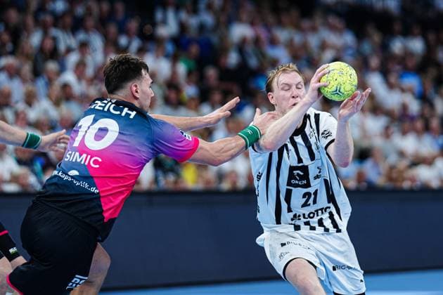Josip Simic (HSG Wetzlar, 10), Eric Johansson (THW Kiel, 21) GER, THW Kiel vs. HSG Wetzlar, Handball, 1. Bundesliga, Spieltag 2, Saison 2025 2026, 03.09.2025 GER, THW Kiel vs. HSG Wetzlar, Handball, 1. Bundesliga, Spieltag 2, Saison 2025 2026, 03.09.2025 Kiel Copyright: xEibner-Pressefoto MarcelxvonxFehrnx EP_MFN