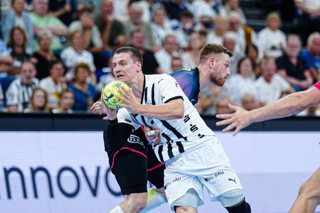 Elias Ellefsen a Skipagotu (THW Kiel, 71), Nikola Grahovac (HSG Wetzlar, 02) GER, THW Kiel vs. HSG Wetzlar, Handball, 1. Bundesliga, Spieltag 2, Saison 2025 2026, 03.09.2025 GER, THW Kiel vs. HSG Wetzlar, Handball, 1. Bundesliga, Spieltag 2, Saison 2025 2026, 03.09.2025 Kiel Copyright: xEibner-Pressefoto MarcelxvonxFehrnx EP_MFN