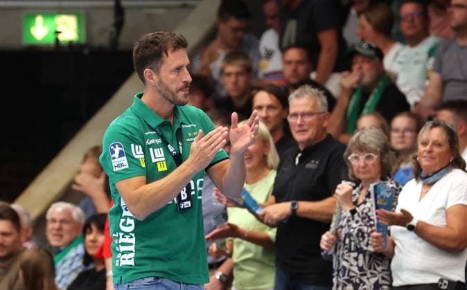 03.09.2025, Deutschland, Göppingen, Handball DAIKIN HBL! Bundesliga Saison 2025 2026, FRISCH AUF! Göppingen vs. Füchse Berlin, FAG Trainer Ben Matschke