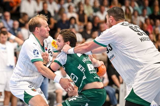 Goeppingen, Deutschland, 03.09.25: Max Darj (Füchse Berlin), Ludvig Hallbaeck (FRISCH AUF! Goeppingen) und Mijajlo Marsenic (Füchse Berlin) im Zweikampf waehrend des Daikin Handball Bundesliga Spiels zwischen FRISCH AUF! Goeppingen vs Füchse Berlin in der EWS Arena am 03. September 2025 in Goeppingen, Deutschland. (Foto von Harry Langer DeFodi Images) Goeppingen, Germany, 03.09.25: Max Darj (Füchse Berlin), Ludvig Hallbaeck (FRISCH AUF! Goeppingen) und Mijajlo Marsenic (Füchse Berlin) battle for the ball during the Daikin Handball Bundesliga match between FRISCH AUF! Goeppingen vs Füchse Berlin at EWS Arena on September 3, 2025 in Goeppingen, Germany. (Photo by Harry Langer DeFodi Images) (Photo by Harry Langer DeFodi Images)