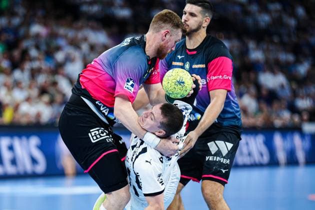 Nikola Grahovac (HSG Wetzlar, 02), Elias Ellefsen a Skipagotu (THW Kiel, 71) GER, THW Kiel vs. HSG Wetzlar, Handball, 1. Bundesliga, Spieltag 2, Saison 2025 2026, 03.09.2025 GER, THW Kiel vs. HSG Wetzlar, Handball, 1. Bundesliga, Spieltag 2, Saison 2025 2026, 03.09.2025 Kiel Copyright: xEibner-Pressefoto MarcelxvonxFehrnx EP_MFN