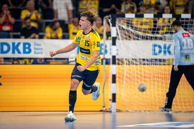 1. Handball-Bundesliga, DAIKIN HBL, Rhein-Neckar Löwen - GWD Minden; 03.09.2025 David More (15; Rhein Neckar Löwen) jubelt nach Tor in der SAP-Arena in Mannheim 1. Handball-Bundesliga, Rhein-Neckar Löwen – GWD Minden, Mannheim, SAP Arena, 03.09.2025 Copyright: xBEAUTIFULxSPORTS Gelhardtx