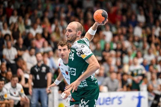 Goeppingen, Deutschland, 03.09.25: Marcel Schiller (FRISCH AUF! Goeppingen) in Aktion, am Ball, Einzelaktion waehrend des Daikin Handball Bundesliga Spiels zwischen FRISCH AUF! Goeppingen vs Füchse Berlin in der EWS Arena am 03. September 2025 in Goeppingen, Deutschland. (Foto von Harry Langer DeFodi Images) Goeppingen, Germany, 03.09.25: Marcel Schiller (FRISCH AUF! Goeppingen) controls the Ball during the Daikin Handball Bundesliga match between FRISCH AUF! Goeppingen vs Füchse Berlin at EWS Arena on September 3, 2025 in Goeppingen, Germany. (Photo by Harry Langer DeFodi Images) (Photo by Harry Langer DeFodi Images)