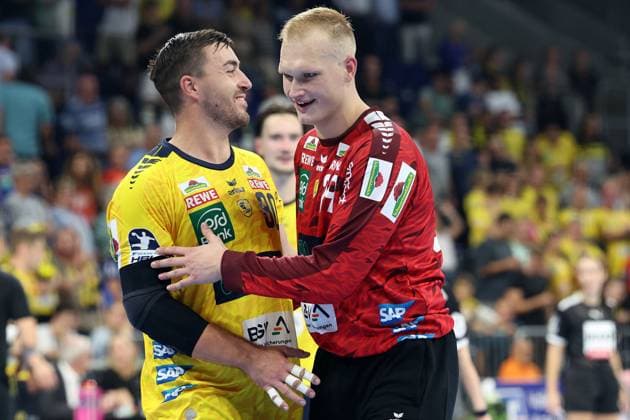 03.09.2025, xrekx, Handball Daikin HBL, Rhein Neckar Loewen - GWD Minden v.l. Jannik Kohlbacher (Rhein-Necker Loewen) David Späth Spaeth (Rhein-Necker Loewen) lacht, laechelt, positiv, zufrieden, laughs, smiles, positive, satisfied (DFL DFB REGULATIONS PROHIBIT ANY USE OF PHOTOGRAPHS as IMAGE SEQUENCES and or QUASI-VIDEO) Mannheim