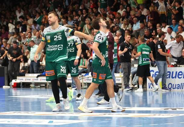 03.09.2025, Deutschland, Göppingen, Handball DAIKIN HBL! Bundesliga Saison 2025 2026, FRISCH AUF! Göppingen vs. Füchse Berlin, Enttäuschung v.l. Ludvig Aström (FAG), Ludvig Hallbäck (FAG)