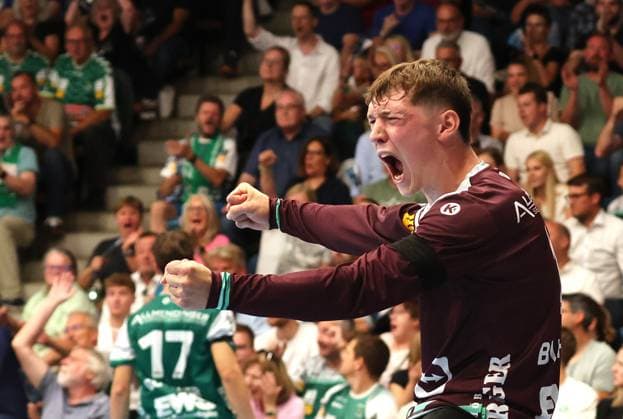 03.09.2025, Deutschland, Göppingen, Handball DAIKIN HBL! Bundesliga Saison 2025 2026, FRISCH AUF! Göppingen vs. Füchse Berlin, Julian Buchele (FAG) jubelt, Jubel