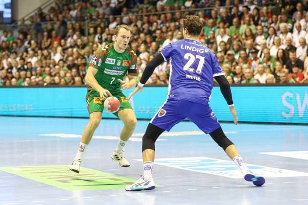 03.09.2025, xgox, Handball - Daikin HBL SC Magdeburg - ThSV Eisenach emspor, v.l. Felix Claar (Magdeburg, 7) , Philipp Meyer (Eisenach, 27) Zweikampf, Duell, Kampf, tackle Magdeburg