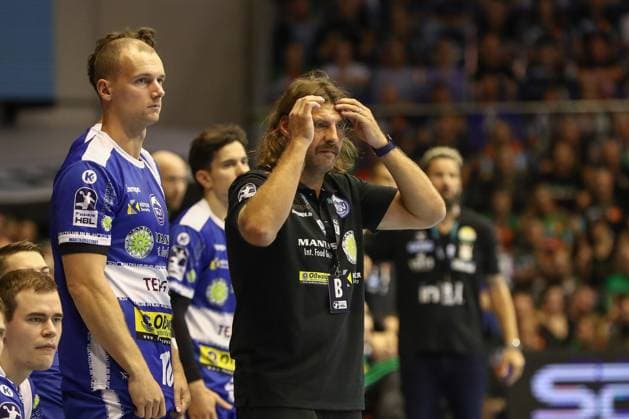 03.09.2025, xgox, Handball - Daikin HBL SC Magdeburg - ThSV Eisenach emspor, v.l. Sebastian Hinze (Eisenach, Trainer) enttaeuscht, schaut enttaeuscht, niedergeschlagen, disappointed Magdeburg