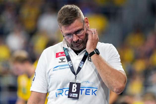 Aaron Ziercke (Trainer, Cheftrainer, GWD), Einzelbild, Einzelfoto, Aktion, Action, enttäuscht schauend, Enttäuschung, Frustration, disappointed, pessimistisch, 03.09.2025, Mannheim (Deutschland), Handball, Bundesliga, Rhein-Neckar Löwen - TSV GWD Minden
