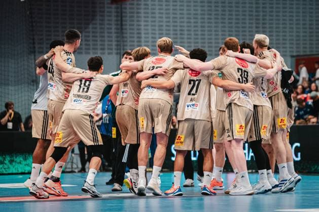 HBL: HSV Hamburg vs. TSV Hannover-Burgdorf, 03.09.25 TSV Hannover-Burgdorf gewinnt und jubelt; HBL: HSV Hamburg vs. TSV Hannover-Burgdorf am 03.09.2025 in der Sporthalle Hamburg, Hamburg Copyright: xBEAUTIFULxSPORTS Tonhäuserx