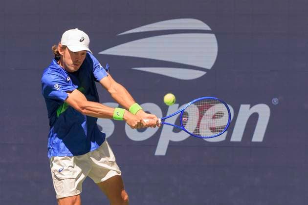 September 3, 2025, Flushing Meadows, New York, USA: Alex de Minaur hits a double backhand return during a match against Felix Auger-Aliassime on Day 11 of the 2025 US Open at USTA Billie Jean King National Tennis Center on Wednesday September 3, 2025 in the Flushing neighborhood of the Queens borough of New York City. JAVIER ROJAS PI Flushing Meadows USA - ZUMAp124 20250903_zaa_p124_009 Copyright: xJavierxRojasx
