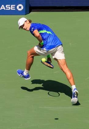 September 3, 2025, Flushing Meadows, New York, USA: Alex de Minaur hits a shot in between his legs for a winner during a match against Felix Auger-Aliassime on Day 11 of the 2025 US Open at USTA Billie Jean King National Tennis Center on Wednesday September 3, 2025 in the Flushing neighborhood of the Queens borough of New York City. JAVIER ROJAS PI Flushing Meadows USA - ZUMAp124 20250903_zaa_p124_036 Copyright: xJavierxRojasx