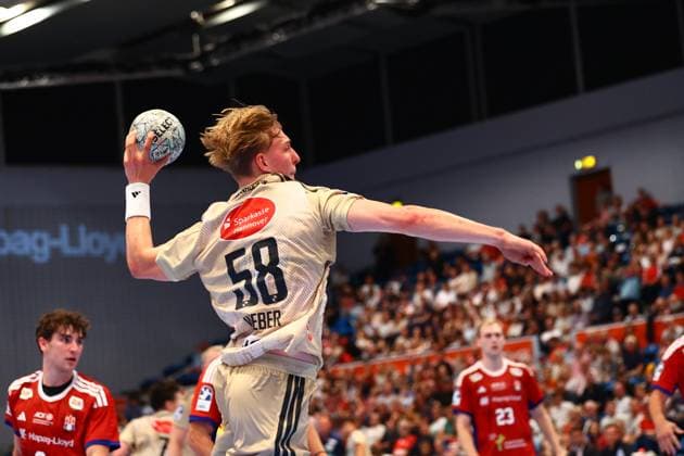Handball I Herren I Saison 2025 2026 I Bundesliga I 2. Spieltag I HSV Hamburg - TSV Hannover-Burgdorf I 03.09.2025 Daniel Weber (58, TSV Hannover-Burgdorf) Hamburg Alsterdorfer Sporthalle Hamburg Deutschland Copyright: xLobeca RalfxHomburgx