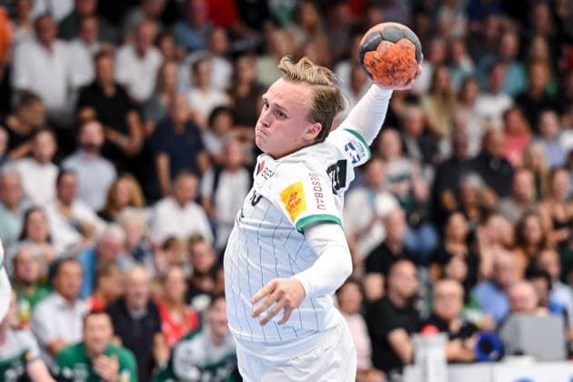 Goeppingen, Deutschland, 03.09.25: Tobias Grondahl (Füchse Berlin) in Aktion, am Ball, Einzelaktion waehrend des Daikin Handball Bundesliga Spiels zwischen FRISCH AUF! Goeppingen vs Füchse Berlin in der EWS Arena am 03. September 2025 in Goeppingen, Deutschland. (Foto von Harry Langer DeFodi Images) Goeppingen, Germany, 03.09.25: Tobias Grondahl (Füchse Berlin) controls the Ball during the Daikin Handball Bundesliga match between FRISCH AUF! Goeppingen vs Füchse Berlin at EWS Arena on September 3, 2025 in Goeppingen, Germany. (Photo by Harry Langer DeFodi Images) (Photo by Harry Langer DeFodi Images)
